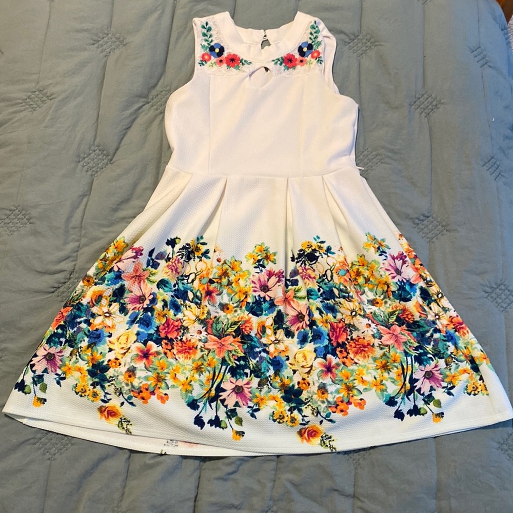 Girls white floral dress, girls size 16, worn once, perfect condition, Easter.